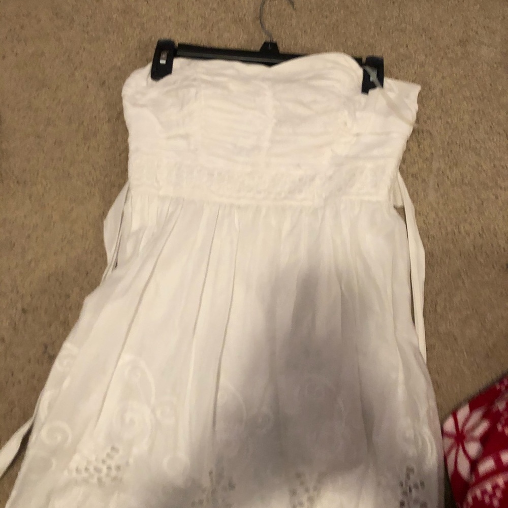 White size 3 white lace mini dress